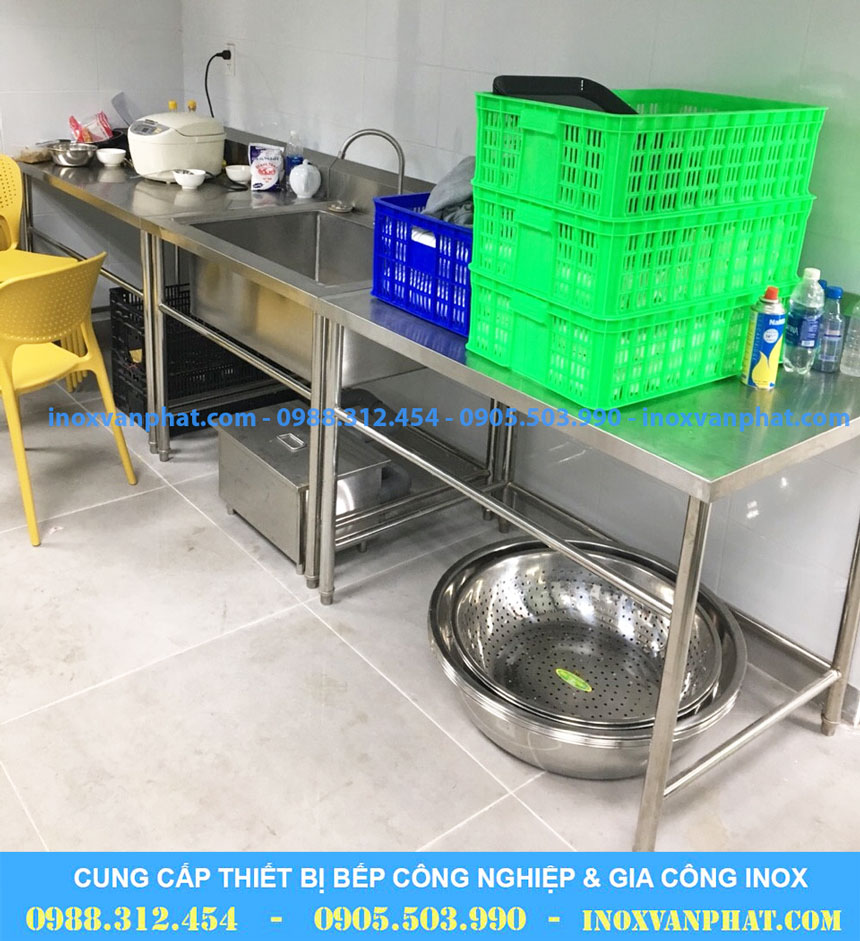 Bàn inox công nghiệp